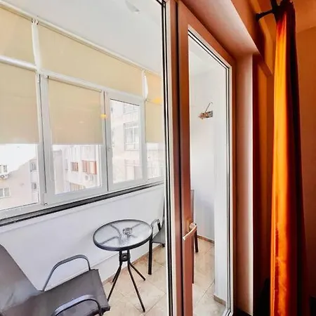 Modern & Centre Flat * Constança