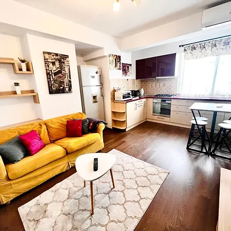 Modern & Centre Flat شقة *