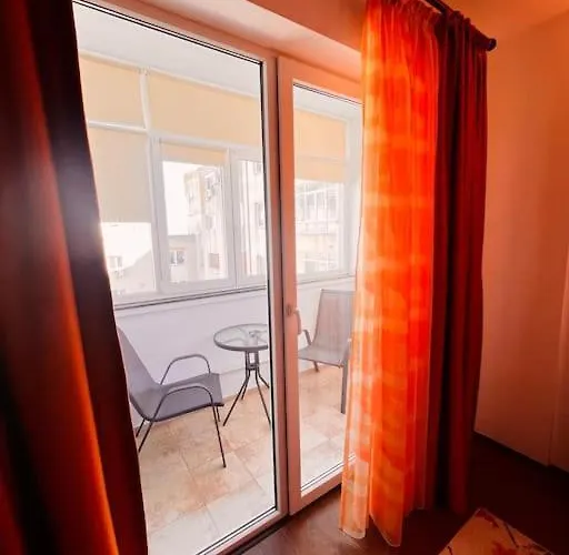 Modern & Centre Flat Constança